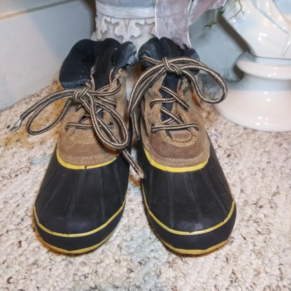 3/$18 Explorers Kid's Suede & Rubber Duck Boots
